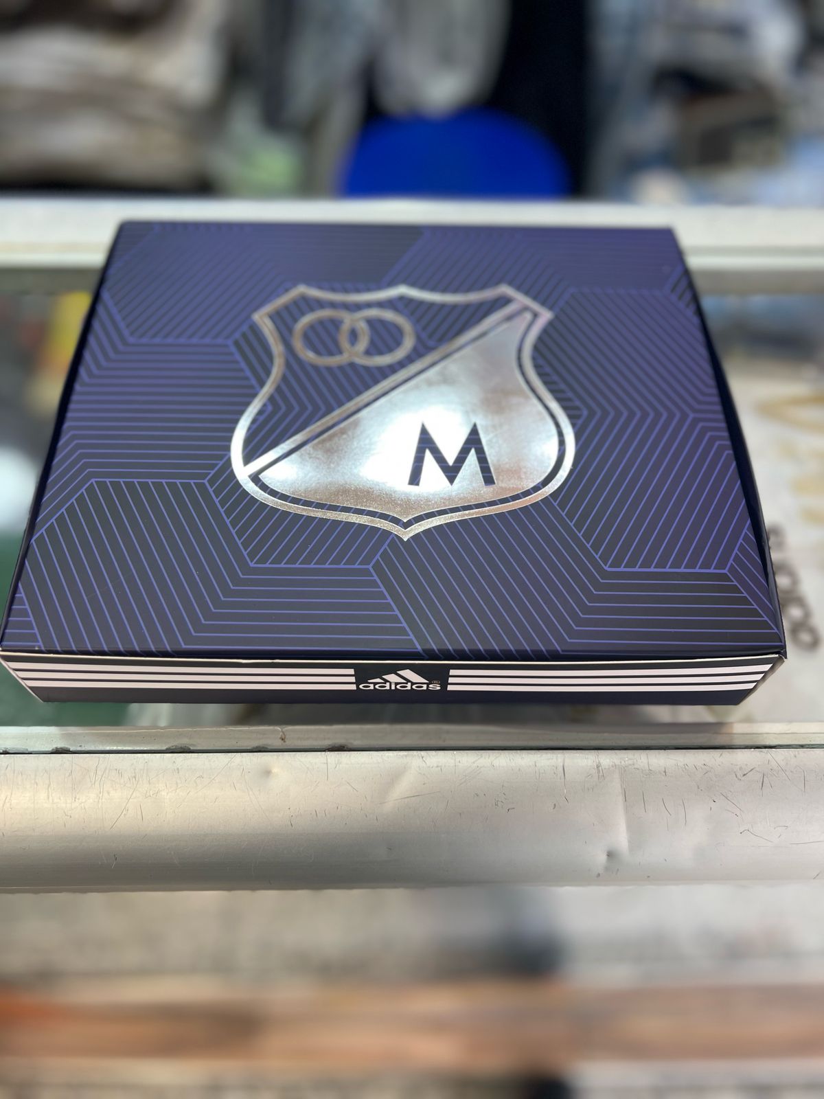 CAJA DE PRESENTACION MILLONARIOS 2025